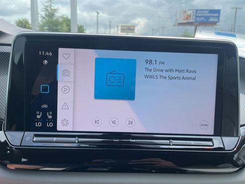 New 2025 Volkswagen Atlas Cross Sport SEL Premium R-Line image 9