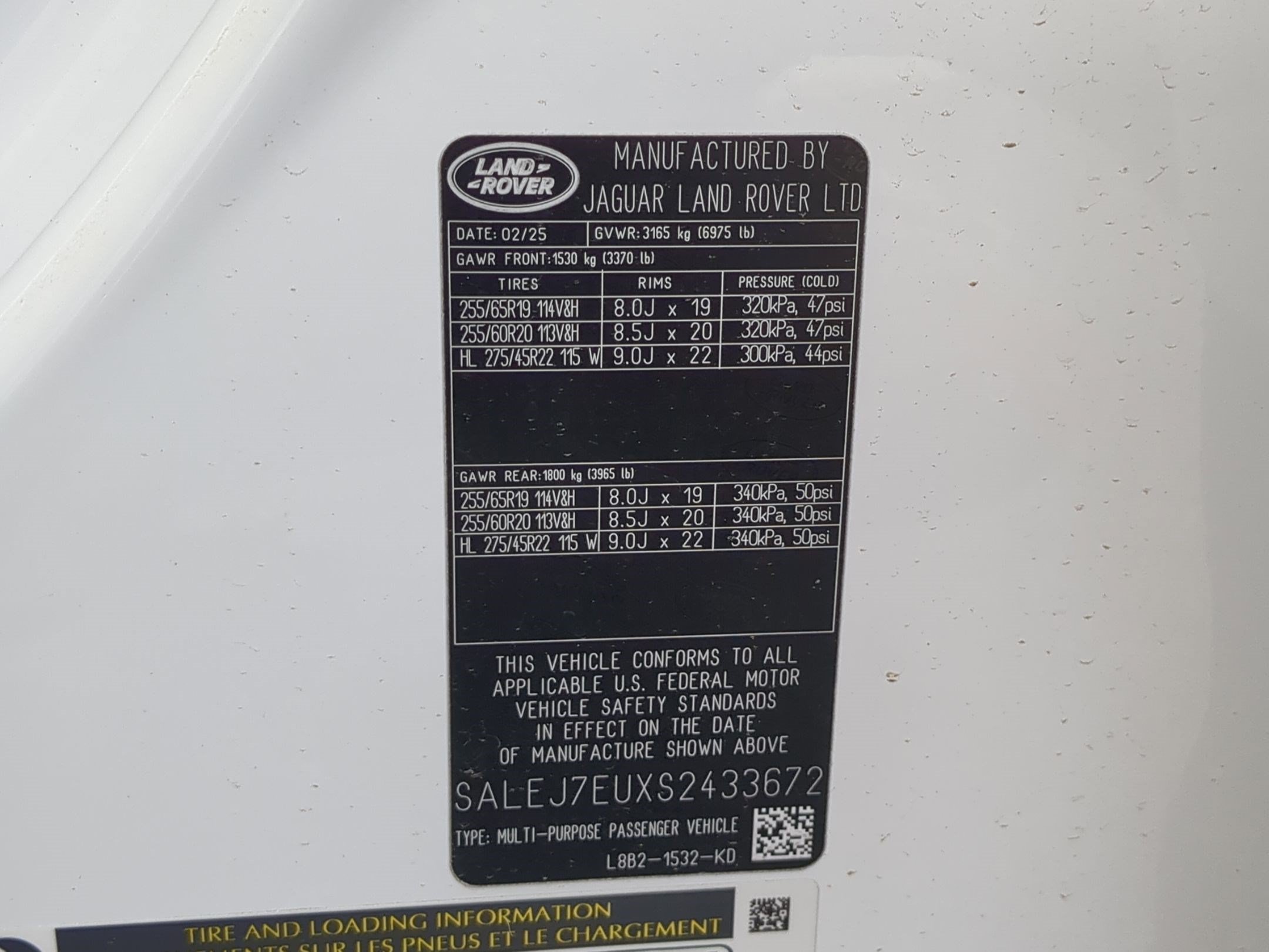 Used 2025 Land Rover Defender 110 S AWD/4WD image 37