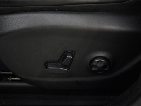 Used 2020 Jeep Cherokee Trailhawk w/ Cold Weather Group AWD/4WD image 23