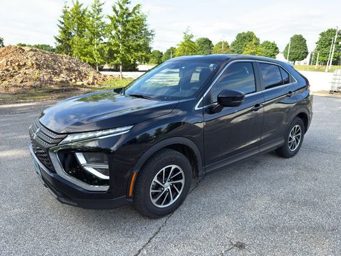 Used 2022 Mitsubishi Eclipse Cross ES AWD/4WD image 2