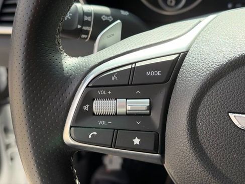 Used 2022 Genesis G70 2.0T image 20