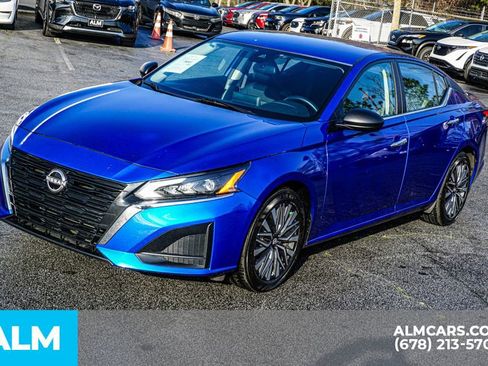 Used 2025 Nissan Altima 2.5 SV FWD image 15