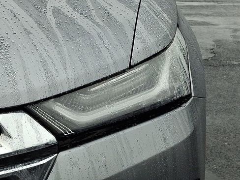 Certified 2023 Chevrolet Traverse LT image 9