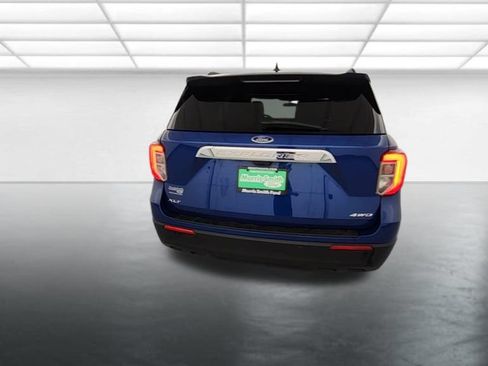 Used 2023 Ford Explorer XLT AWD/4WD image 7