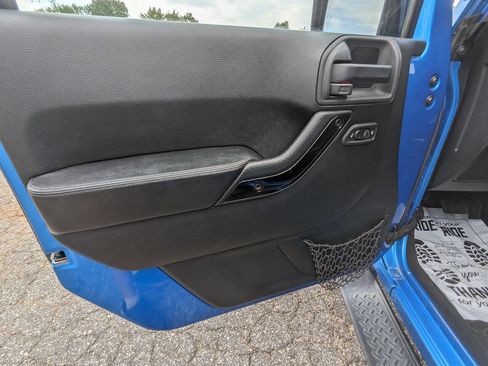 Used 2014 Jeep Wrangler Altitude image 20