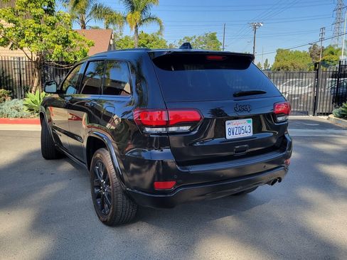 Used 2021 Jeep Grand Cherokee Laredo X RWD image 3