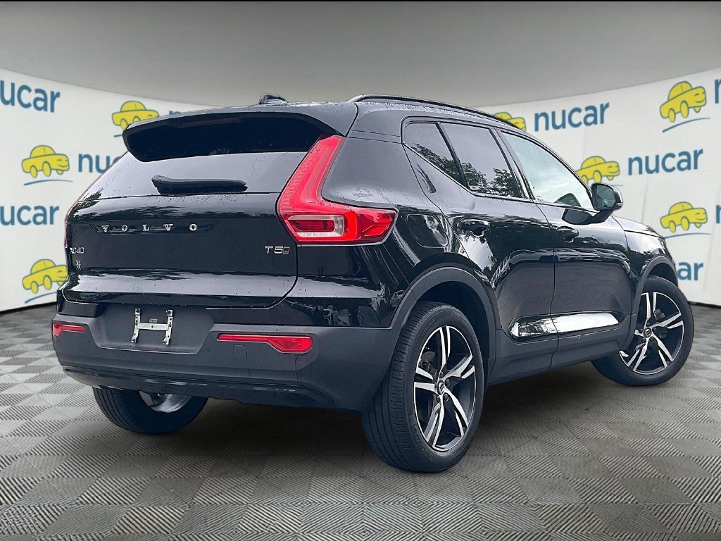 Used 2021 Volvo XC40 T5 R-Design w/ Climate Package AWD/4WD image 6