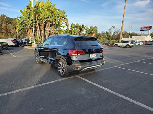 Certified 2023 Volkswagen Taos SE image 7
