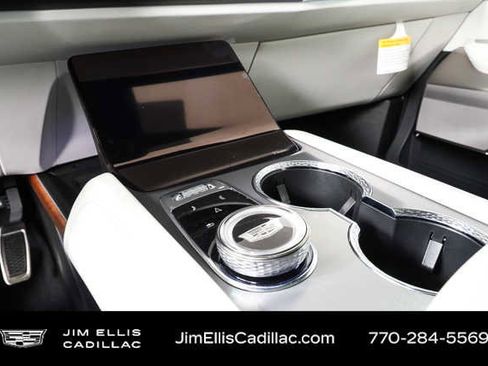 Certified 2026 Cadillac Vistiq Sport image 16