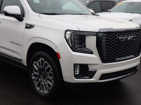 Used 2023 GMC Yukon XL Denali Ultimate image 2