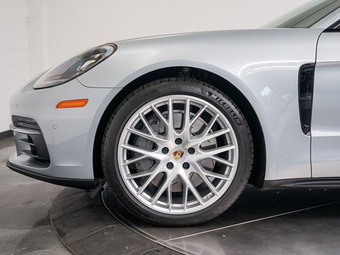 Used 2018 Porsche Panamera 4S image 12