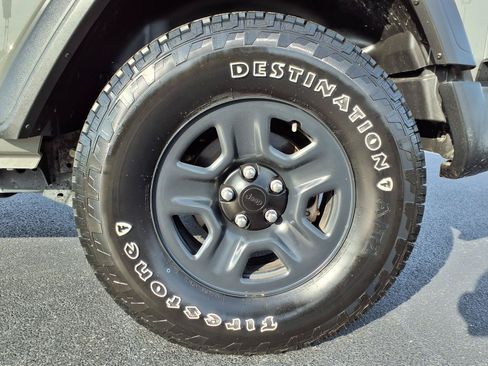 Used 2021 Jeep Wrangler Sport AWD/4WD image 29