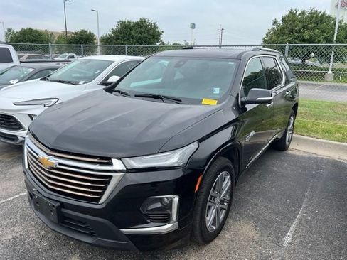 Used 2023 Chevrolet Traverse High Country AWD/4WD image 3