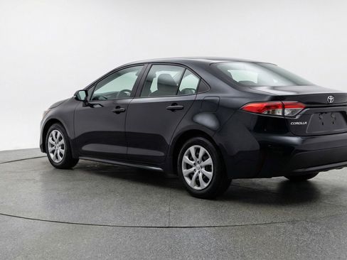 Used 2025 Toyota Corolla LE FWD image 6