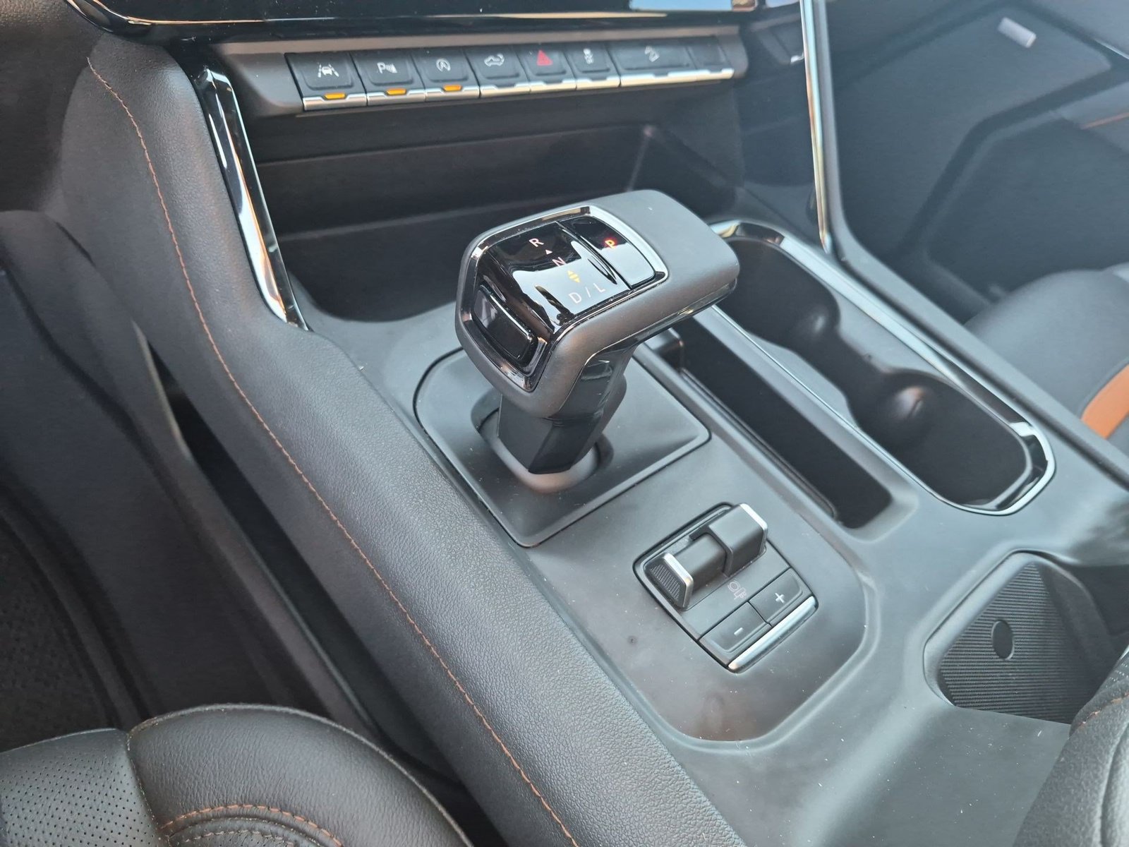 Certified 2026 GMC Sierra 1500 AT4 w/ AT4 Premium Package AWD/4WD image 16