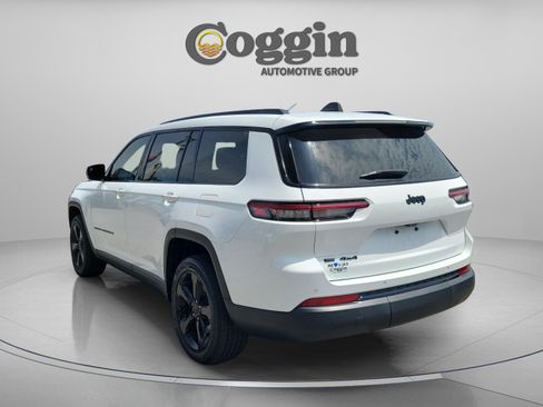 Used 2023 Jeep Grand Cherokee L Laredo AWD/4WD image 2