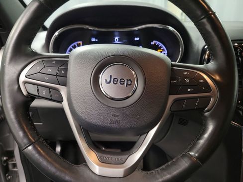 Used 2019 Jeep Grand Cherokee Limited image 19