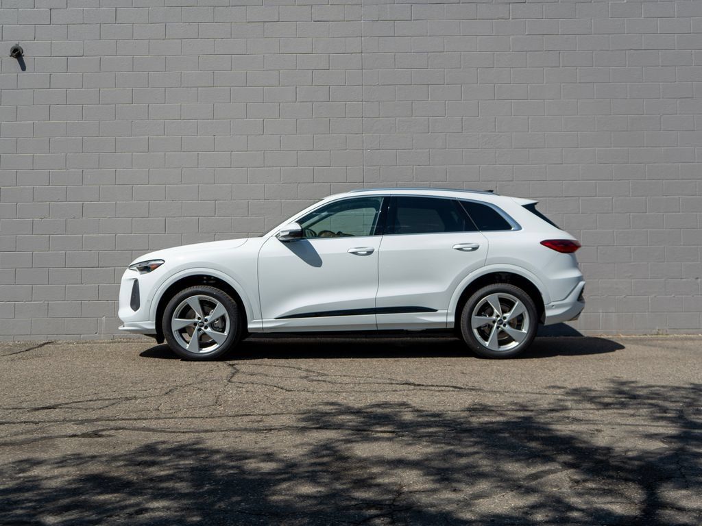 New 2026 Audi Q5 Premium Plus AWD/4WD image 3