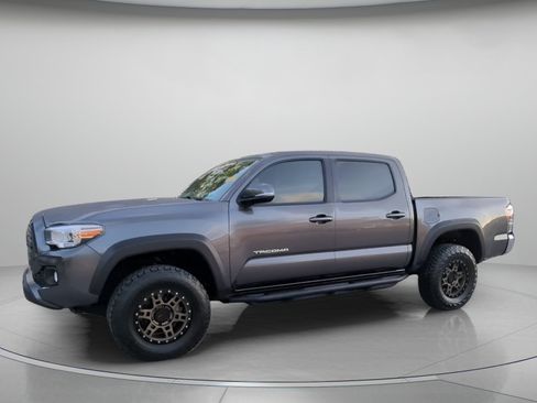 Used 2021 Toyota Tacoma TRD Off-Road AWD/4WD image 11