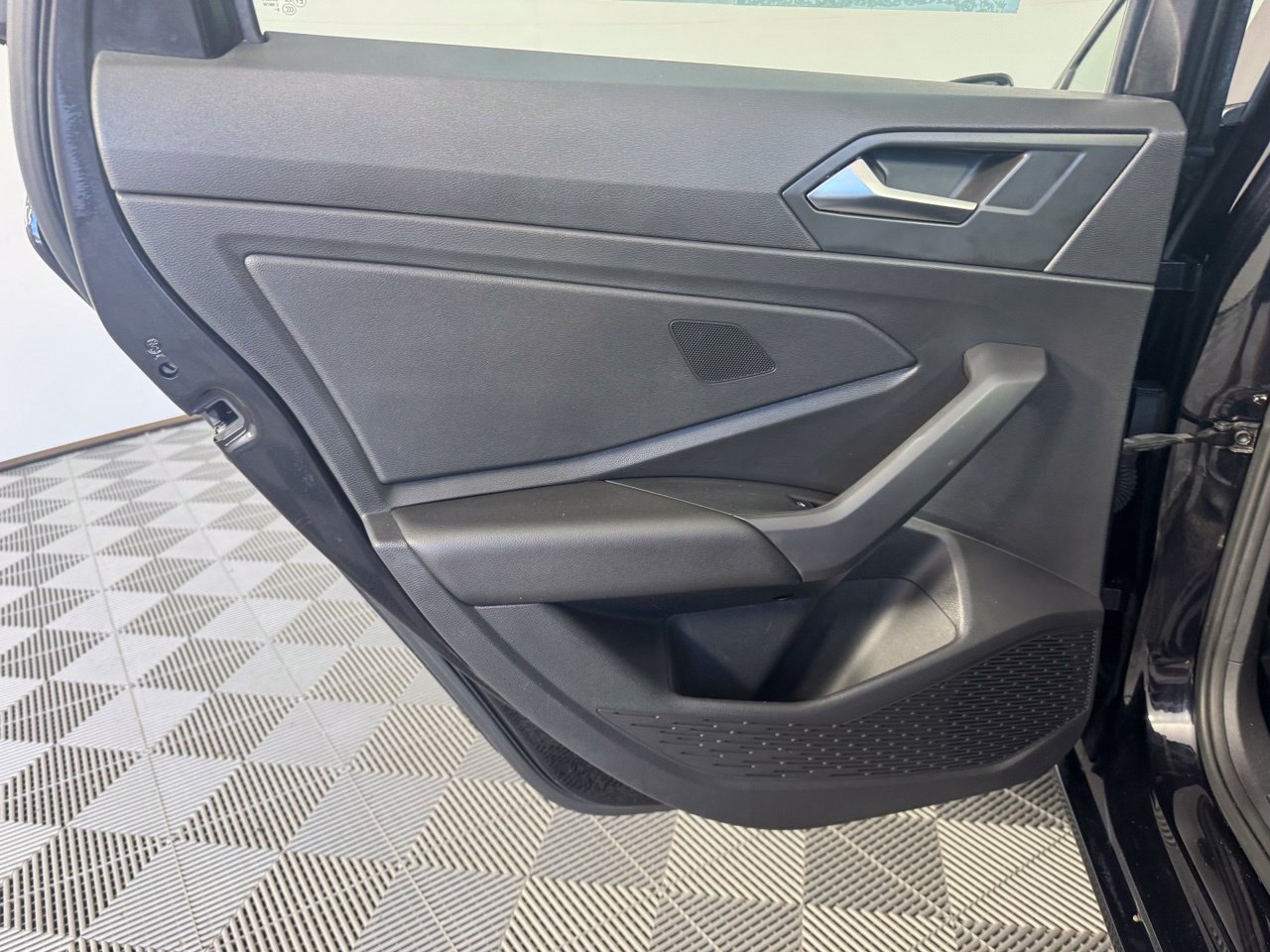 Used 2020 Volkswagen Jetta SEL FWD image 29
