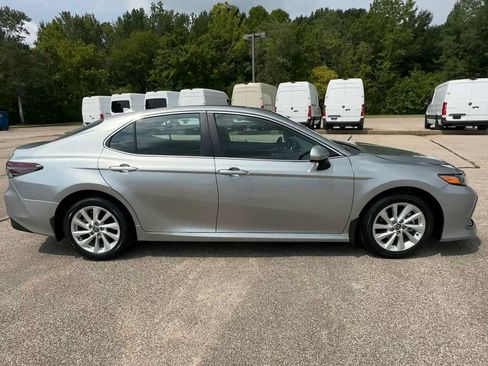 Used 2024 Toyota Camry LE FWD image 9