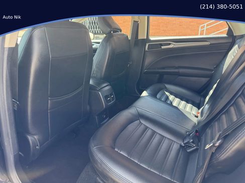 Used 2020 Ford Fusion SE image 18