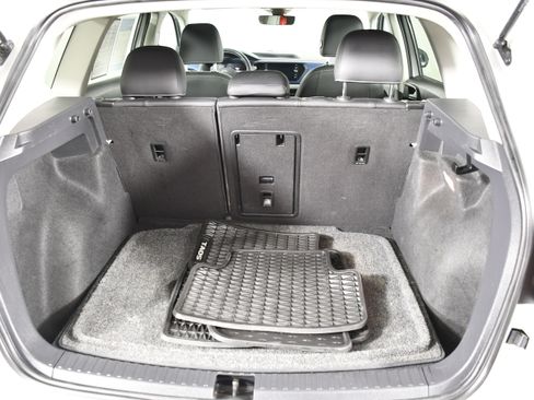 Used 2023 Volkswagen Taos SE AWD/4WD image 47