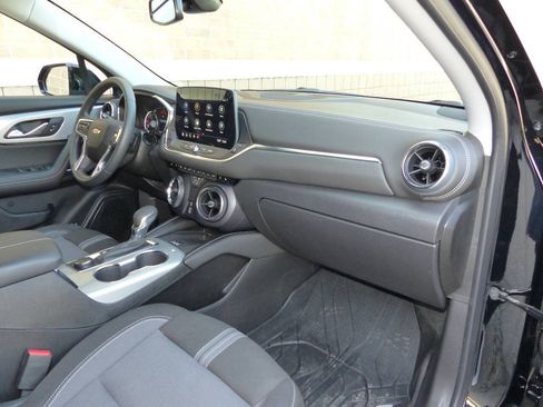 Used 2026 Chevrolet Blazer LT w/ Convenience Package AWD/4WD image 35