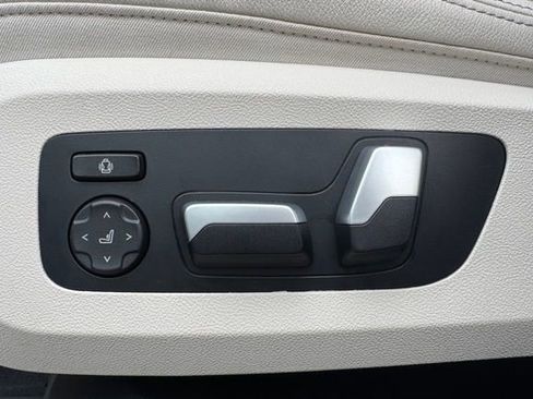 Certified 2022 BMW X6 xDrive40i image 12