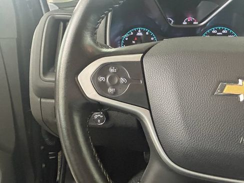 Used 2022 Chevrolet Colorado LT w/ LT Convenience Package AWD/4WD image 16