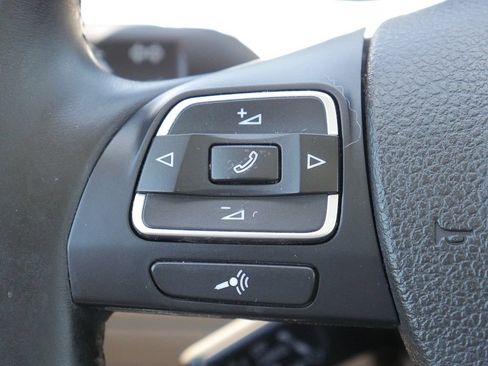 Used 2013 Volkswagen CC Lux FWD image 32