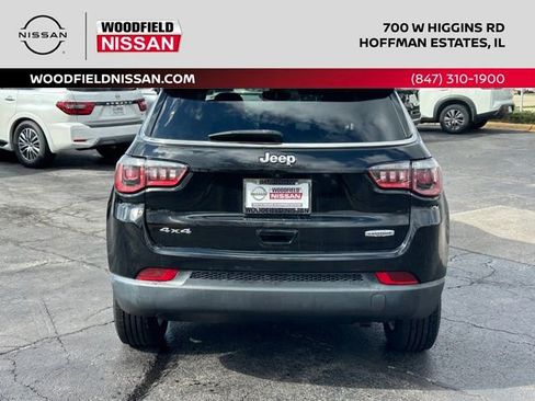 Used 2017 Jeep Compass Latitude w/ Popular Equipment Group AWD/4WD image 5