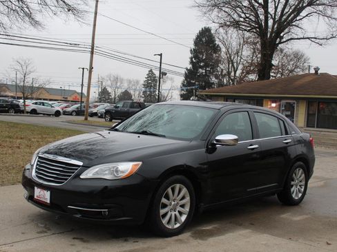 Used 2013 Chrysler 200 Limited image 6