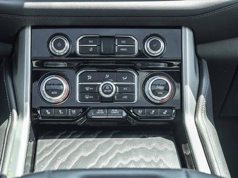 Used 2023 GMC Yukon Denali AWD/4WD image 19