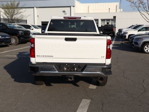 Used 2025 Chevrolet Silverado 2500 LT w/ Convenience Package AWD/4WD image 9