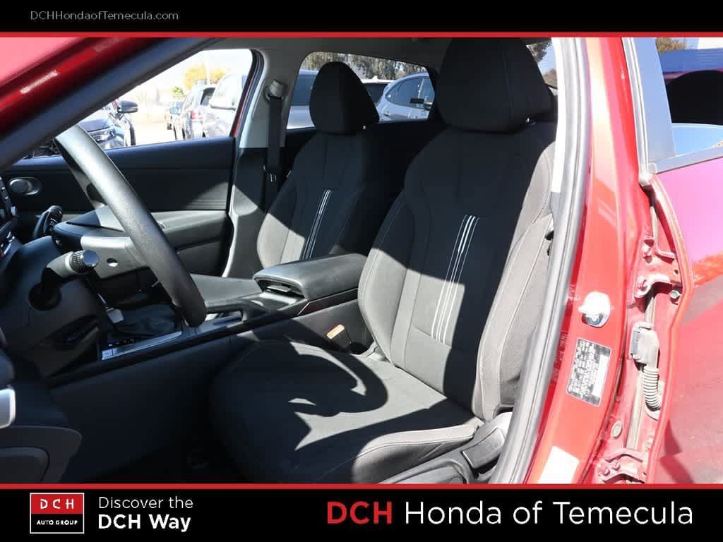 Used 2023 Hyundai Elantra SEL FWD image 18