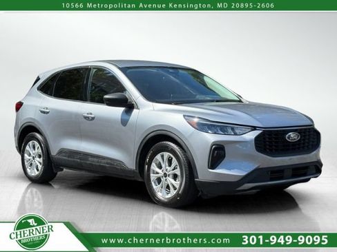 Used 2023 Ford Escape Active w/ Cold Weather Package FWD image 1