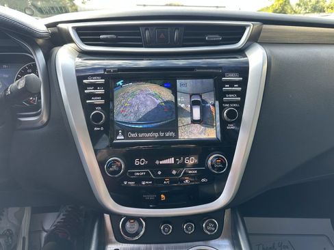 Used 2017 Nissan Murano Platinum w/ Platinum Technology Package FWD image 11