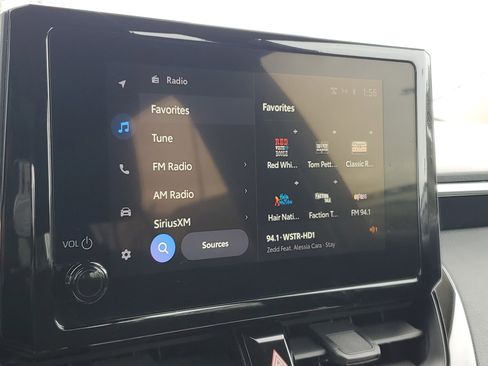 Used 2025 Toyota Corolla LE image 27