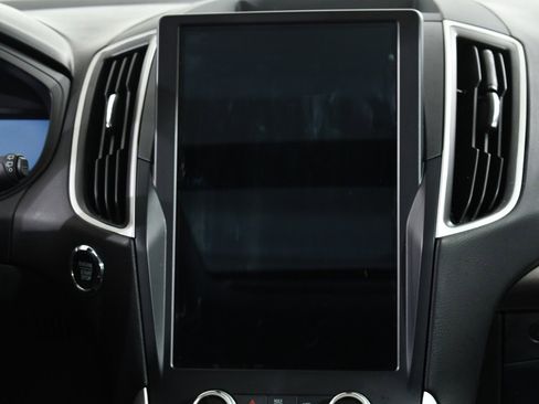 Used 2024 Ford Edge SEL w/ Convenience Package image 9