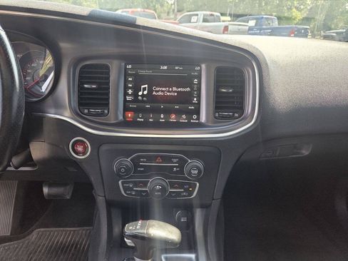 Used 2017 Dodge Charger R/T w/ Navigation & Travel Group RWD image 12