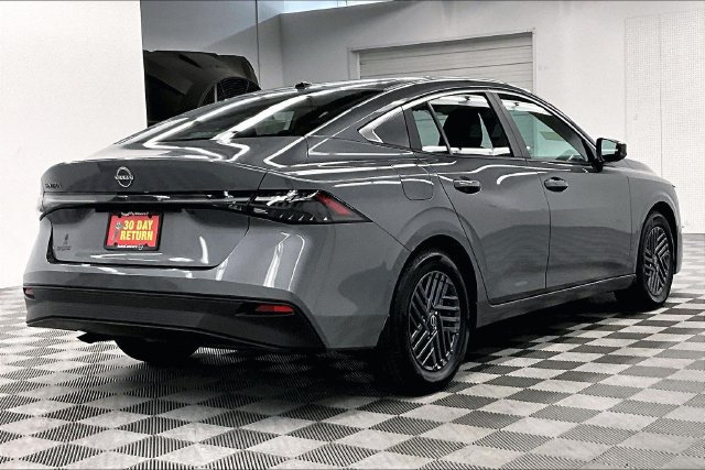 New 2026 Nissan Sentra SV w/ SV Convenience Package FWD image 17