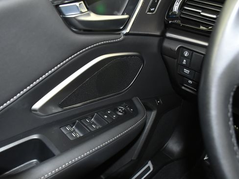 Certified 2025 Acura RDX SH-AWD image 31