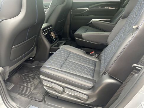 New 2026 Cadillac Escalade IQ Luxury 1 w/ LPO, Floor Liner Package AWD/4WD image 20