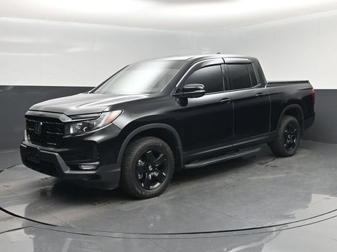 Used 2025 Honda Ridgeline Black Edition image 9