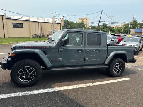 Used 2024 Jeep Gladiator Rubicon AWD/4WD image 2
