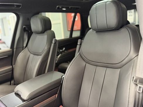 Used 2026 Land Rover Range Rover Long Wheelbase SE AWD/4WD image 9