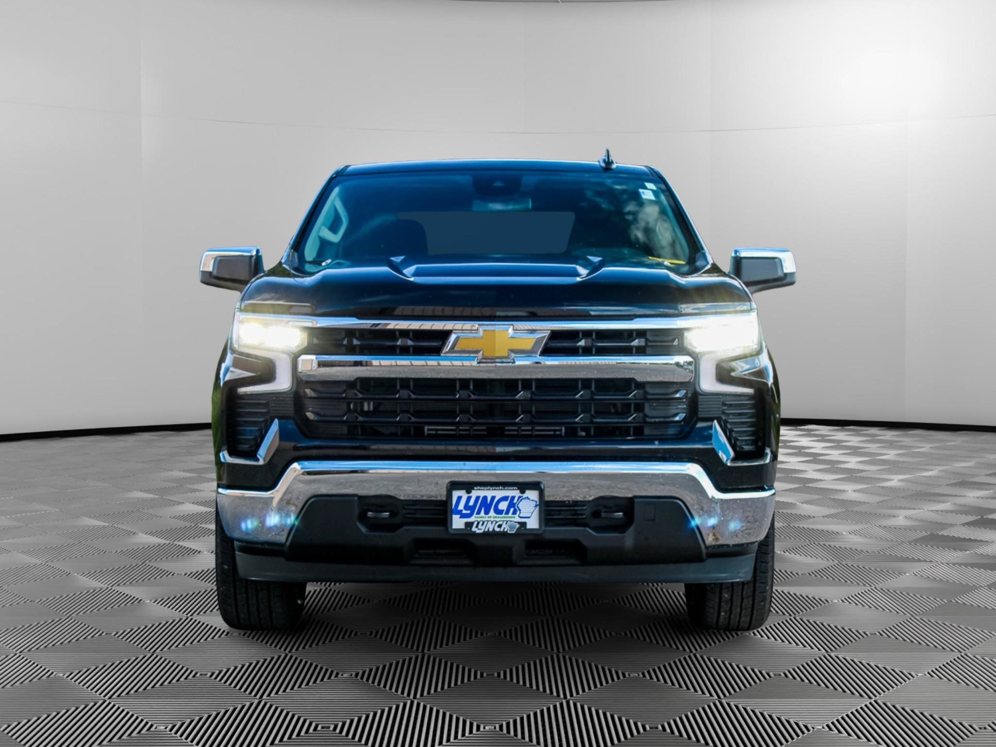 Used 2025 Chevrolet Silverado 1500 LT AWD/4WD image 5