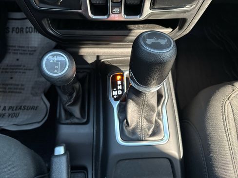 Used 2023 Jeep Wrangler Unlimited Sport image 25