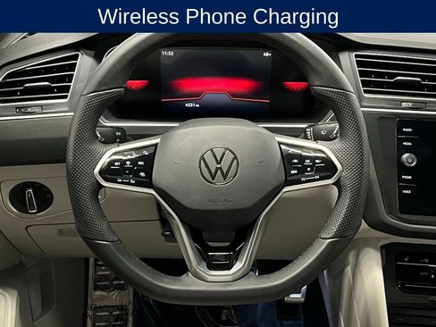Used 2024 Volkswagen Tiguan SE R-Line image 9